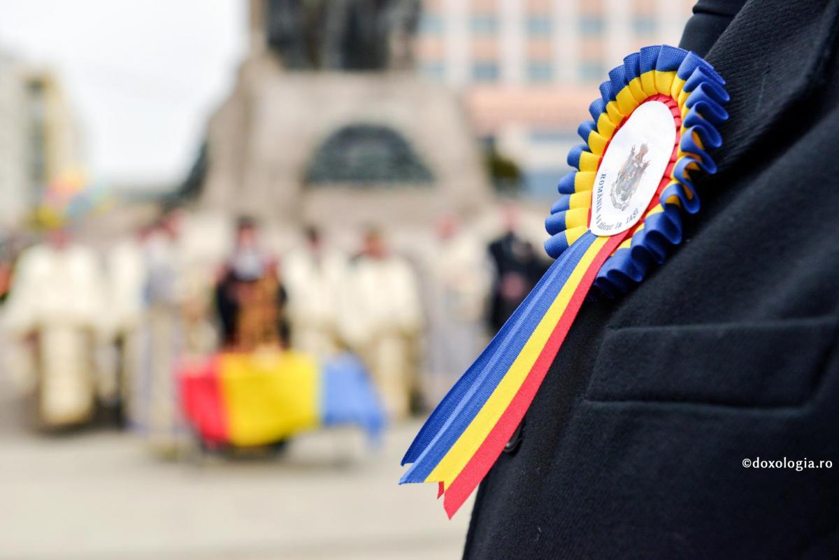 Doar 14% dintre români vor merge la paradele de Ziua Națională. Cei mai mulți vor sta acasă
